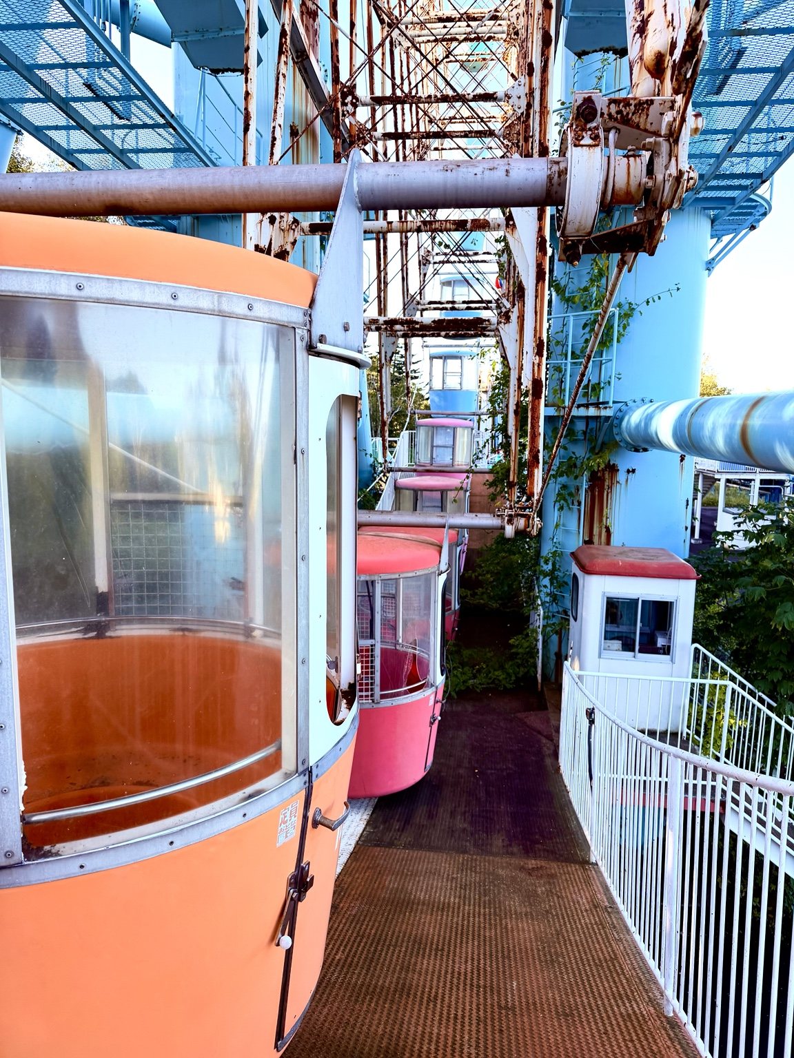 山の上の廃遊園地 4