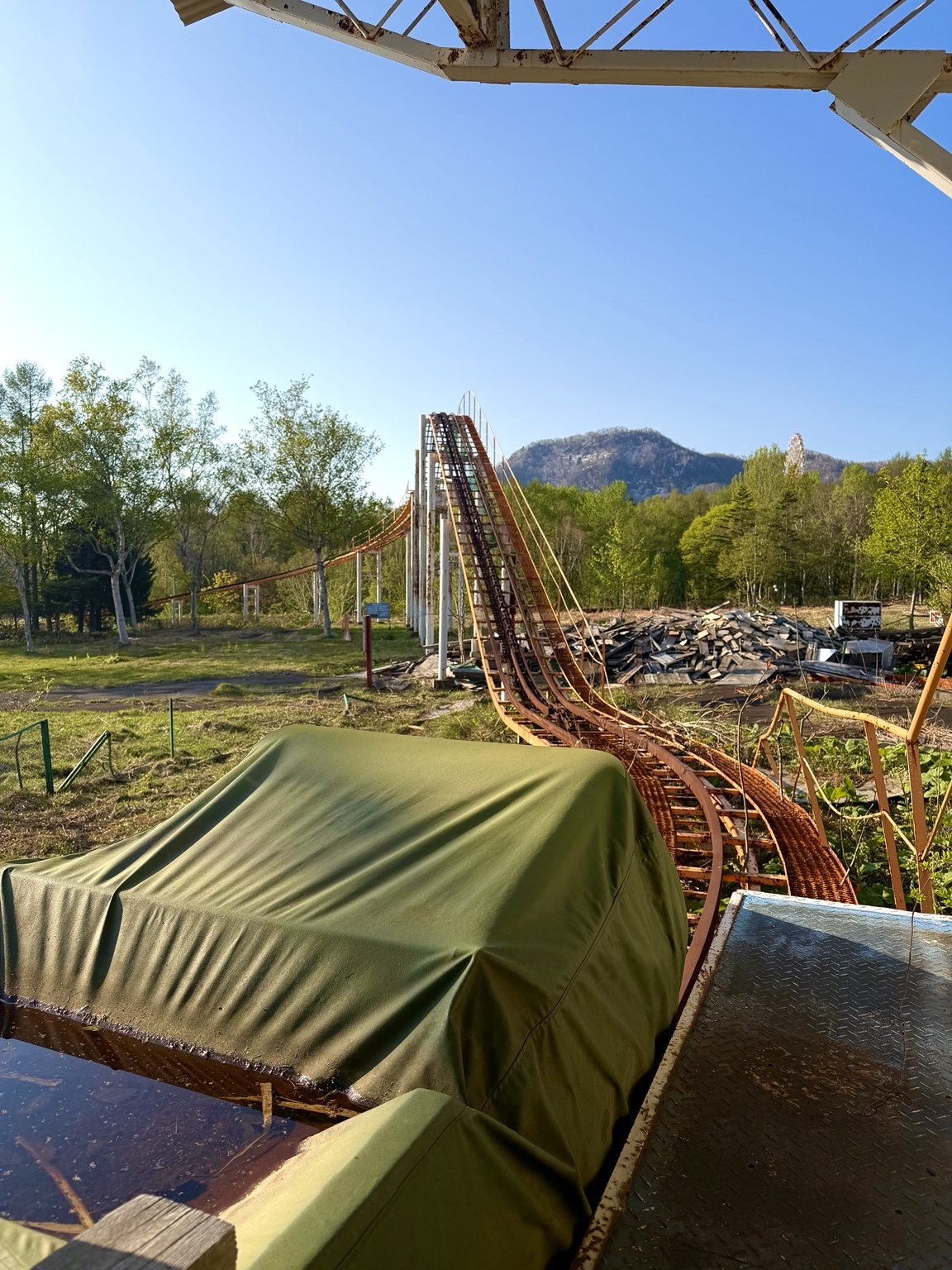 山の上の廃遊園地 7
